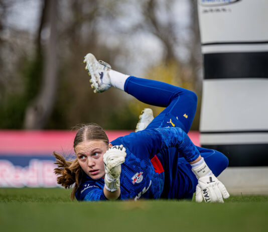 Den Ball immer im Blick: Mirja Kropp will in jedem Training dazulernen. Foto: IMAGO/motivio