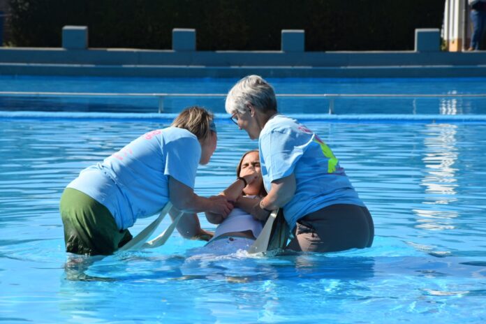 Zehn Menschen empfingen im Rahmen des Tauffestes im Freibad Vollmershain ihre Taufe. Foto: privat Zehn Menschen empfingen im Rahmen des Tauffestes im Freibad Vollmershain ihre Taufe. Foto: privat