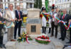 25 Jahre Vision: Leipzigs Elstermühlgraben ist komplett freigelegt Auch dies war ein Termin bei der Eröffnung des letzten Teilstücks vom ans Tageslicht geholten Elster- mühlgraben: Das sanierte Poniatowski-Denkmal wurde wieder aufgestellt und zwar als Hingucker auf der neuen Uferpromenade. Foto: André Kempner