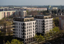 Dass die Fassaden und ein Gro&szlig;teil der beiden Neubauten aus Holz bestehen, ist den nun fertigen "Lipsia-Zwillingen" im Vorbeigehen kaum anzusehen. Foto: WG Lipsia